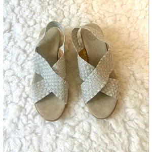 Charleston Shoe Co. Atlantic Silver Linen Wedge Slingback Sandals Women 9